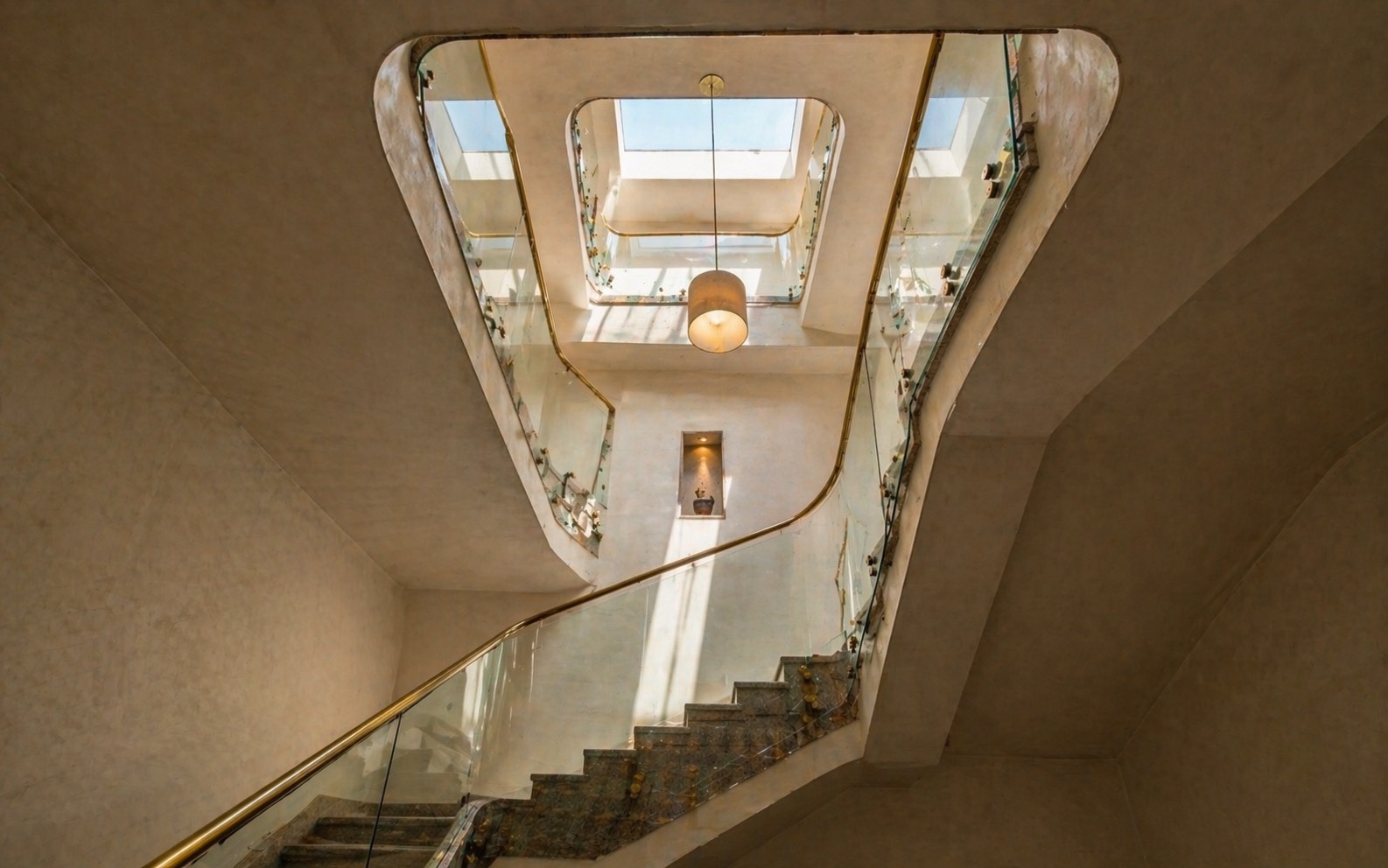 Staircase Design — Dimensions, Safety, and Placement